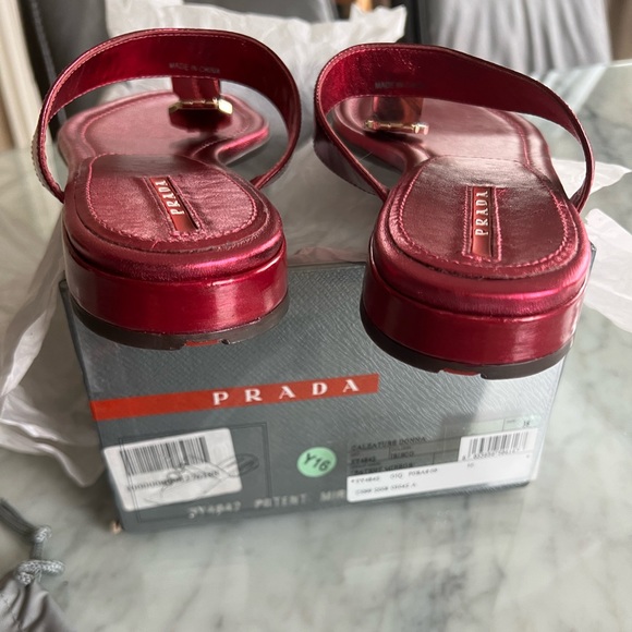 🔥authentic  Prada sport T- strap pink metallic sandals - Picture 9 of 14